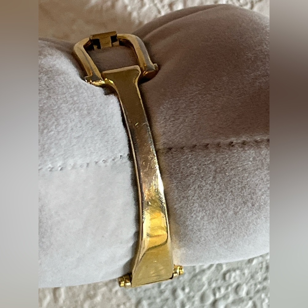 *READ.. GUCCI 1500L BANGLE GOLD PLATED black watch - Picture 9 of 13